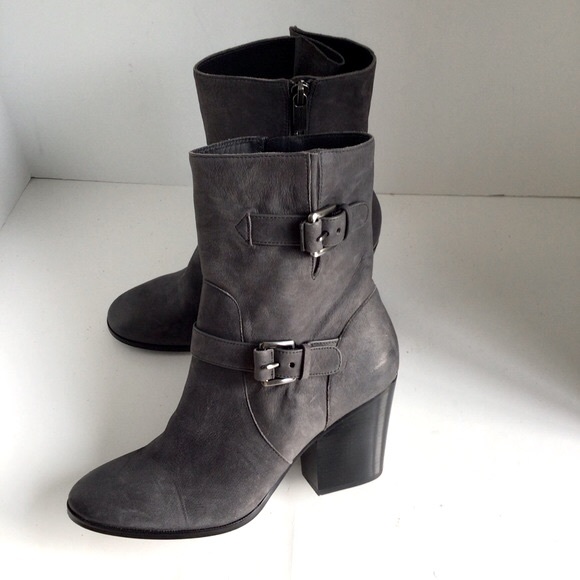 Michael Kors Ashton Zippered Booties. Size 8 - Picture 1 of 9